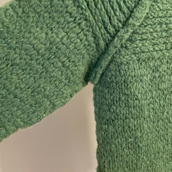 Hand Knit by Dollie Wool Sweater: Small - Picture 4 of 14